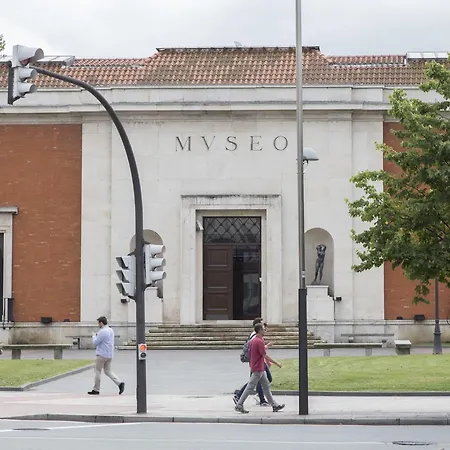 アパート Plaza Euskadi ビルバオ